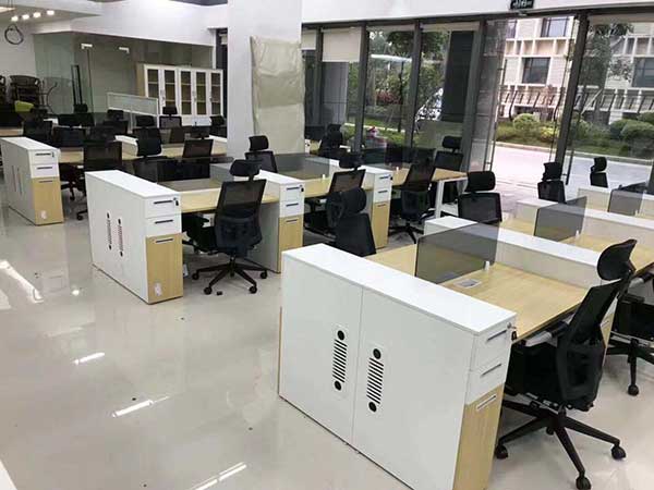 中集（重庆）物流装备定制45套办公桌椅
